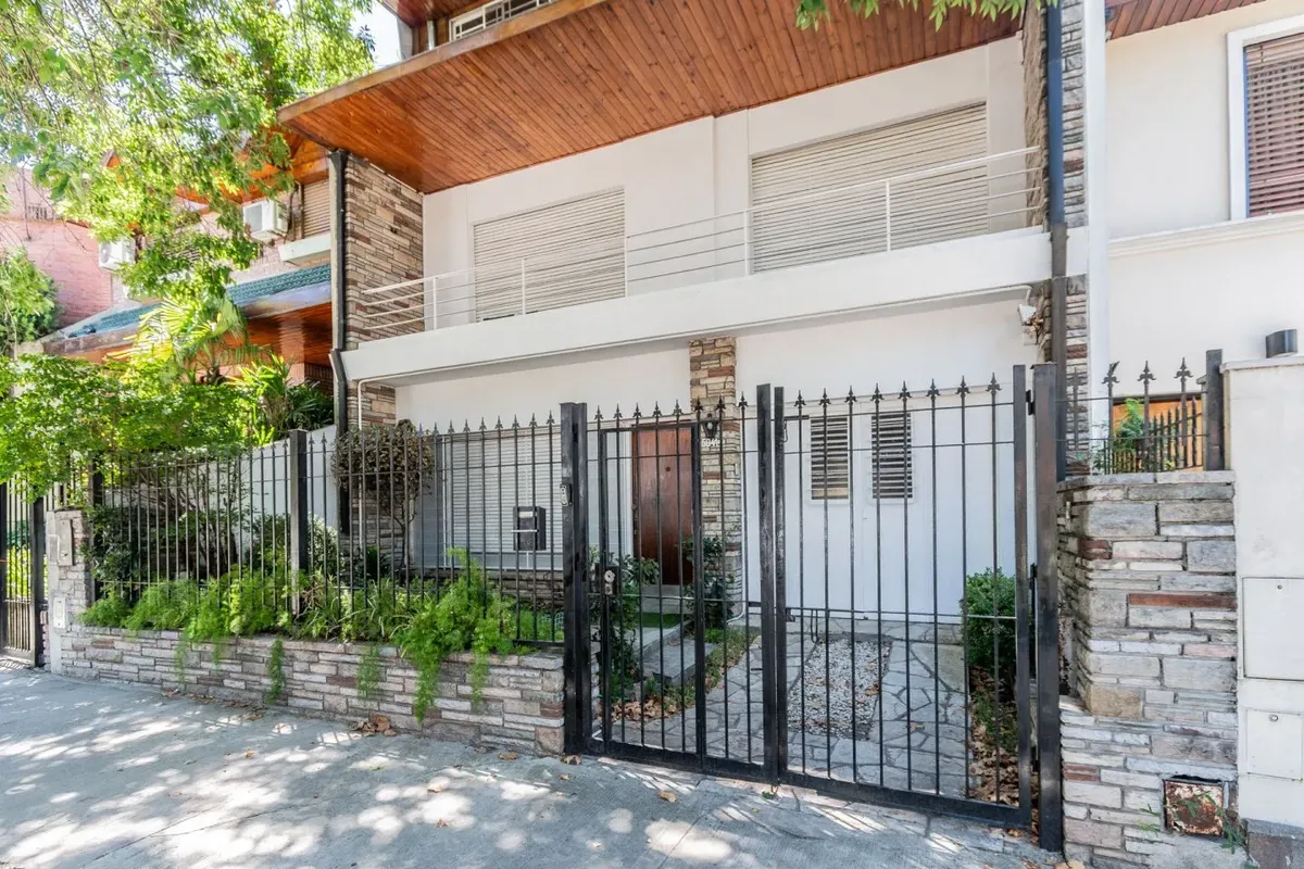 Six-room house for rent in Villa Devoto