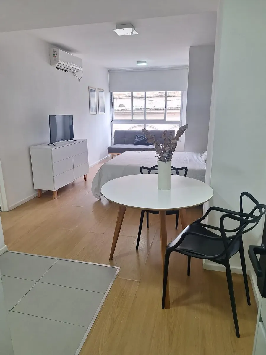 Kitnet mobiliada em Monserrat sobre a Calle Defensa