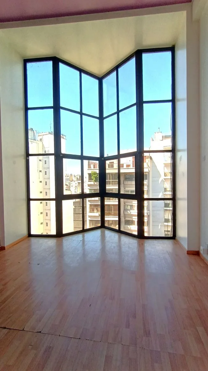 Apartamento duplex de 2 dormitórios com vaga de garagem em Balvanera