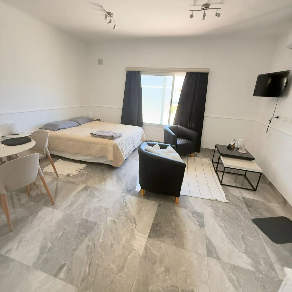 Departamento Amoblado En Alquiler