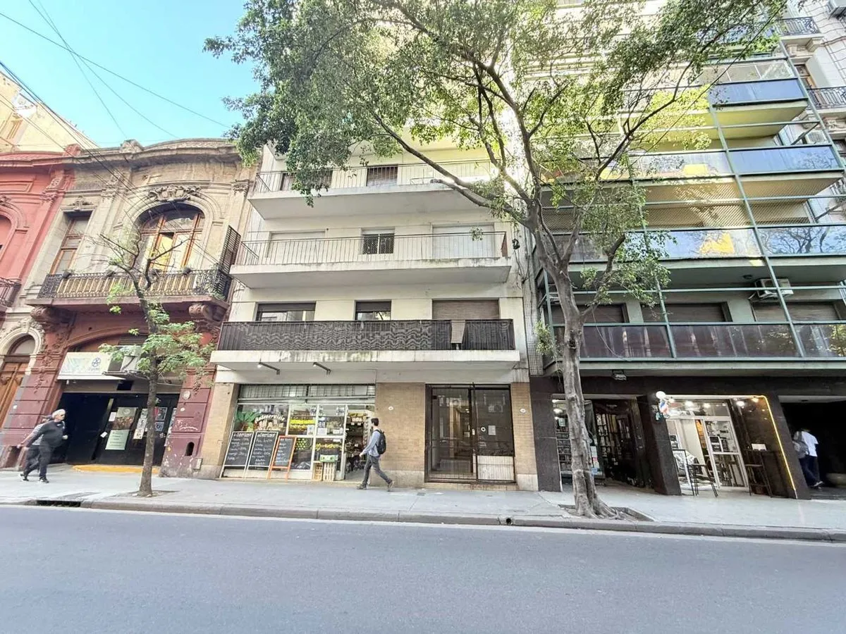 Three-room apartment with balcony in Balvanera