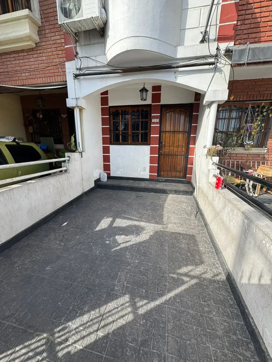 Front-facing two-bedroom duplex apartment in Villa Luzuriaga