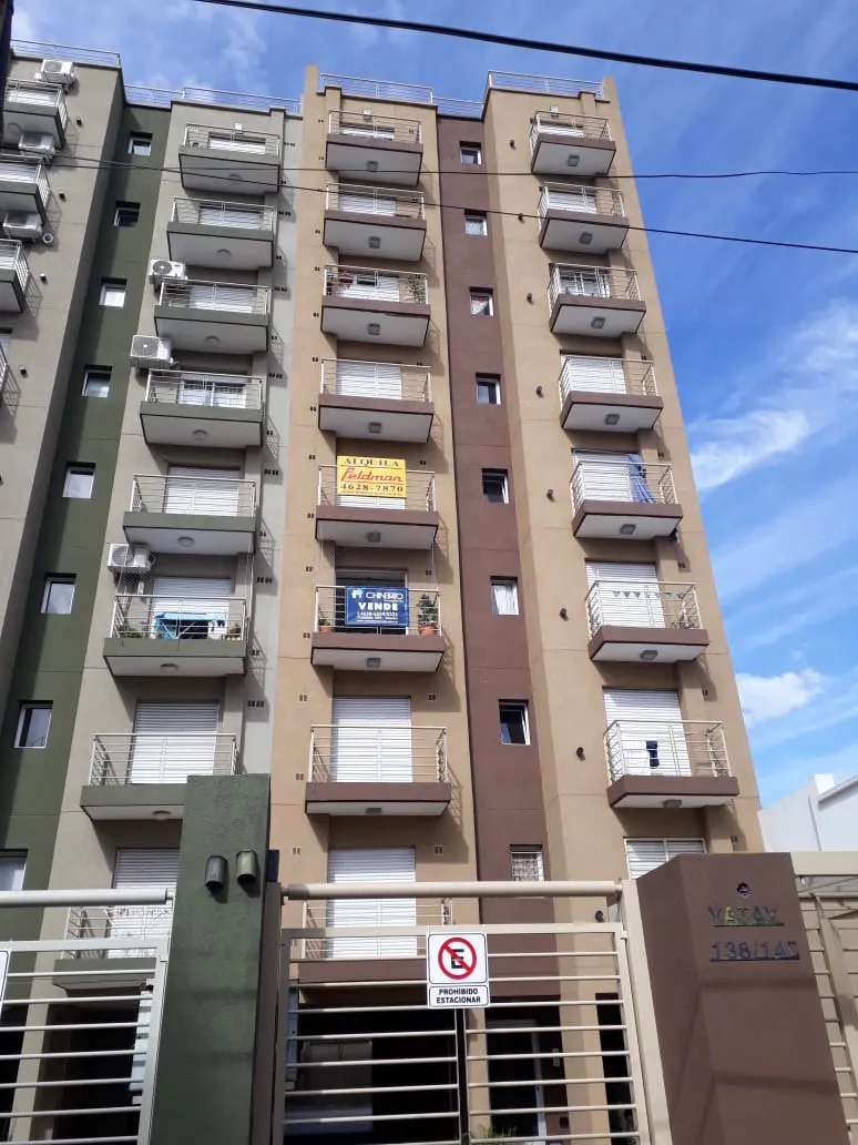 Departamento de 2 ambientes con cochera en Morón