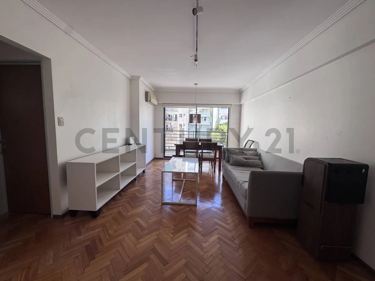 Apartamento de dois ambientes mobiliado com vaga de garagem em Palermo