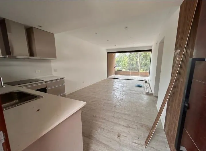 Apartamento novo de 2 dormitórios em Parque Leloir