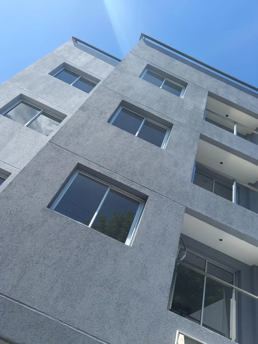 Studio apartment on Presidente Perón Avenue in Villa Luzuriaga