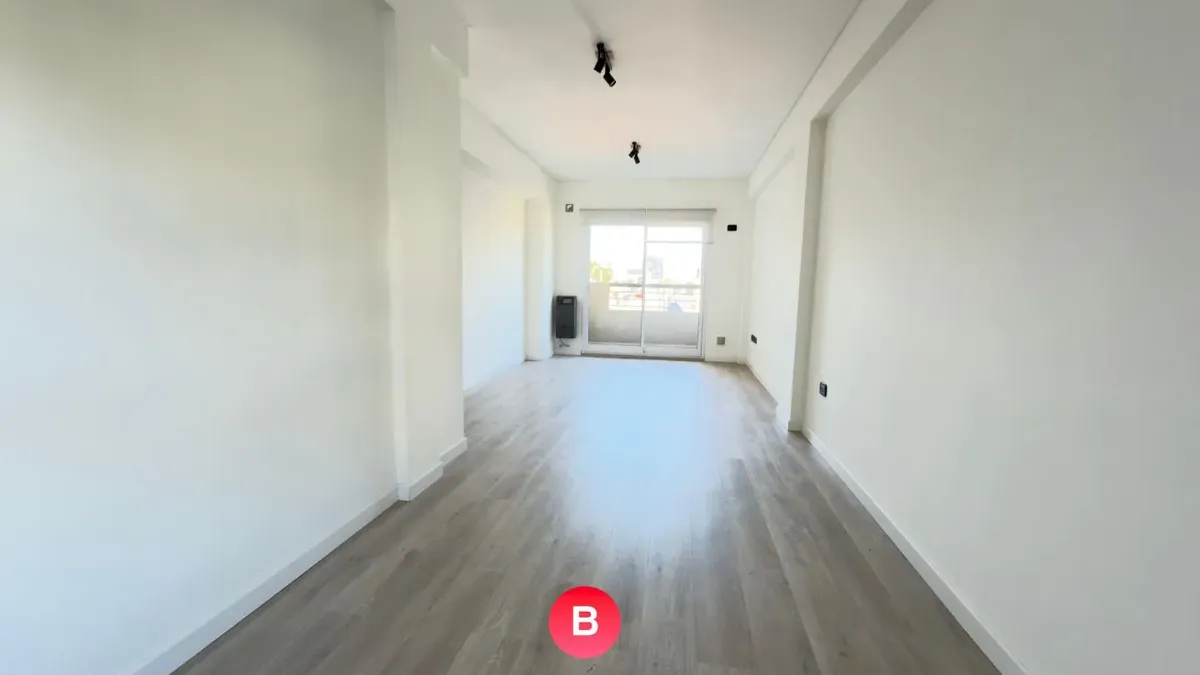 Monoambiente con balcón en Villa Devoto