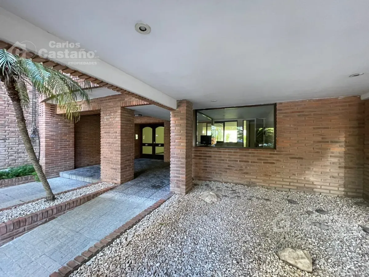 Apartamento de 4 ambientes com 3 quartos e vaga de garagem fixa em Martínez