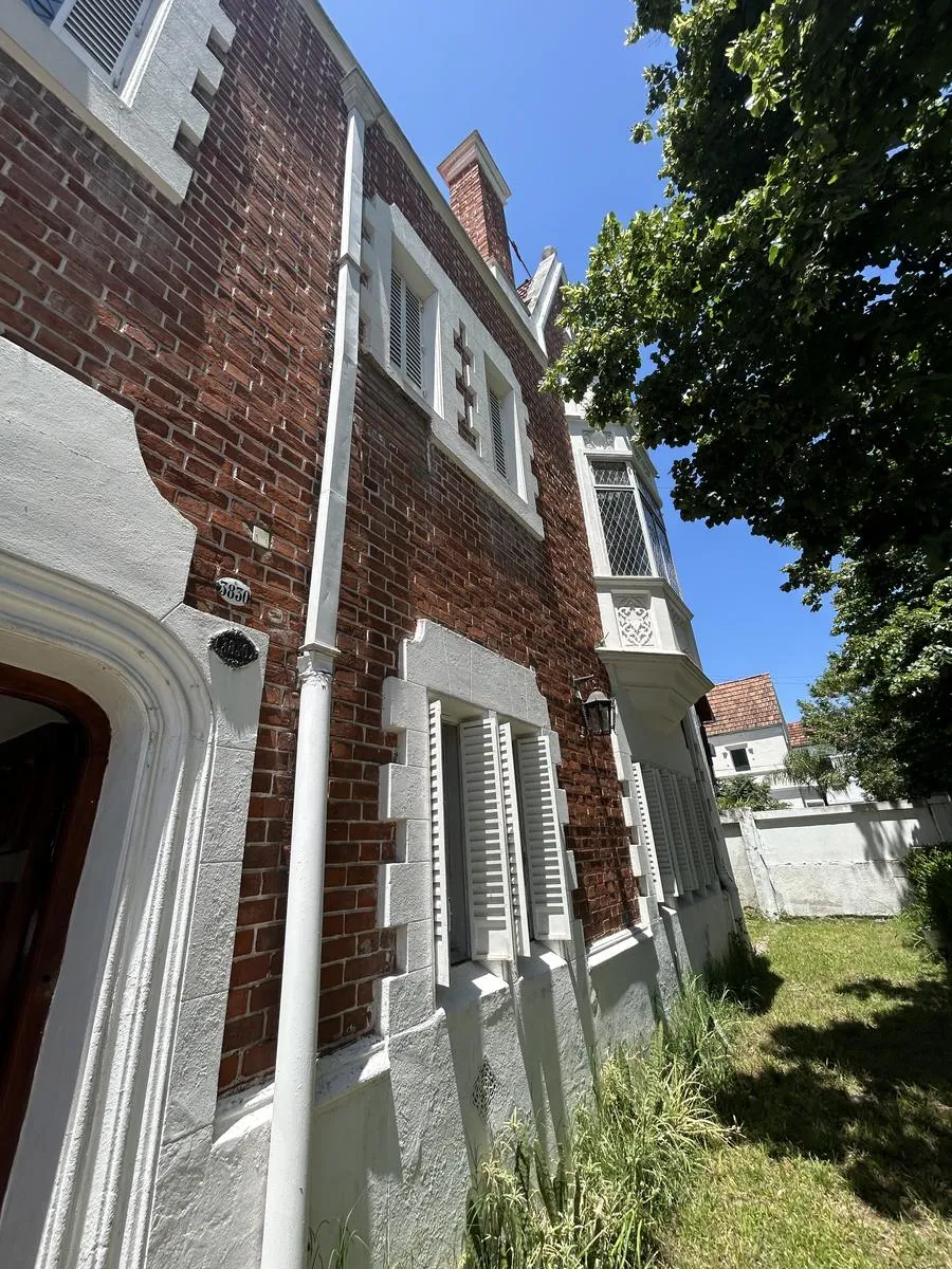 Commercial house in Villa Devoto near Plaza Arenales