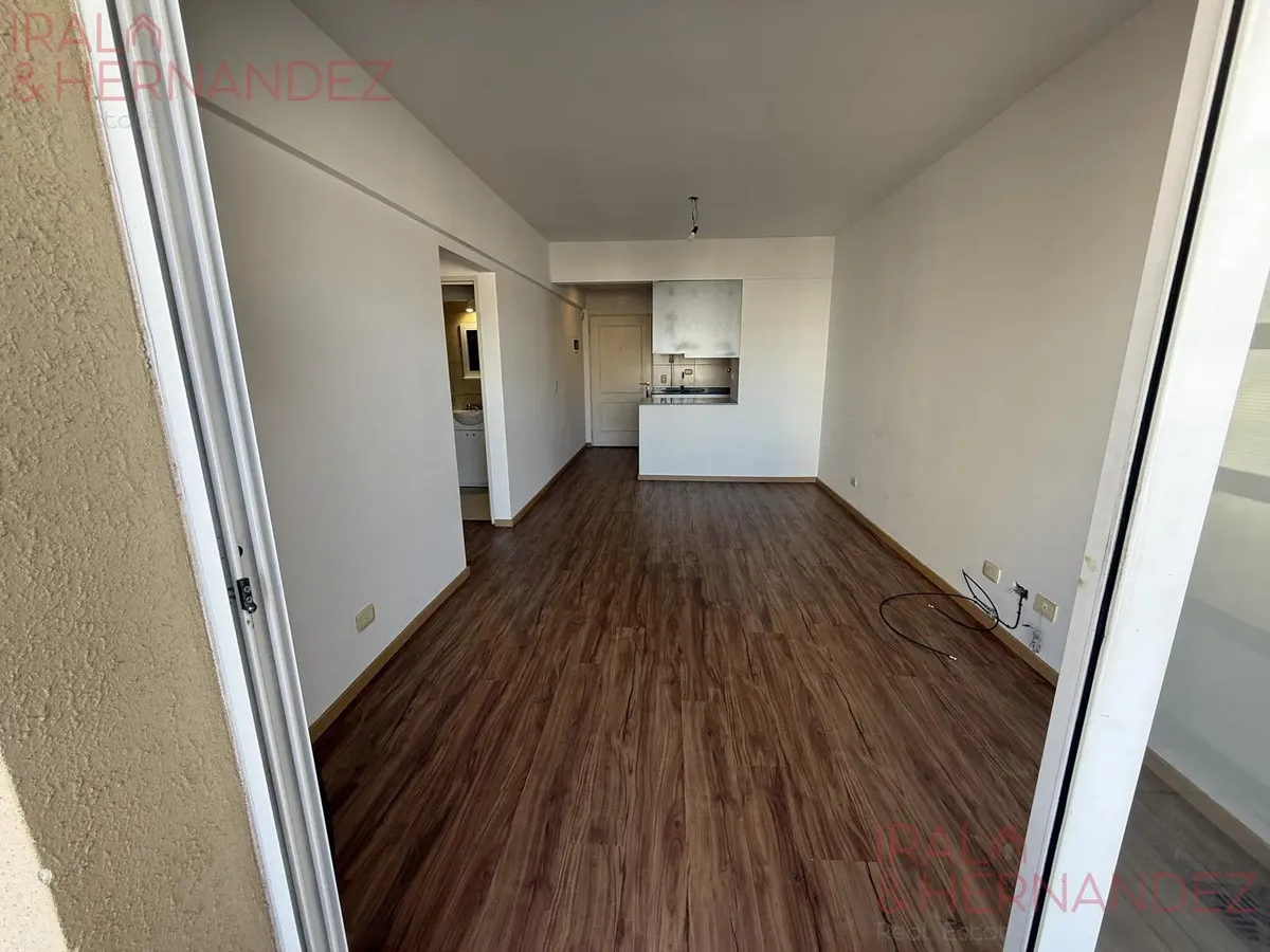 Квартира с 1 спальней и балконом в Coghlan