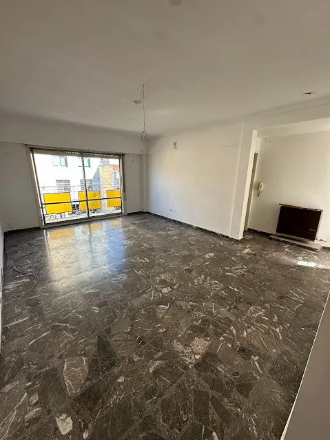 Аренда квартиры 3 комнаты с балконом в Haedo Norte (Morón)