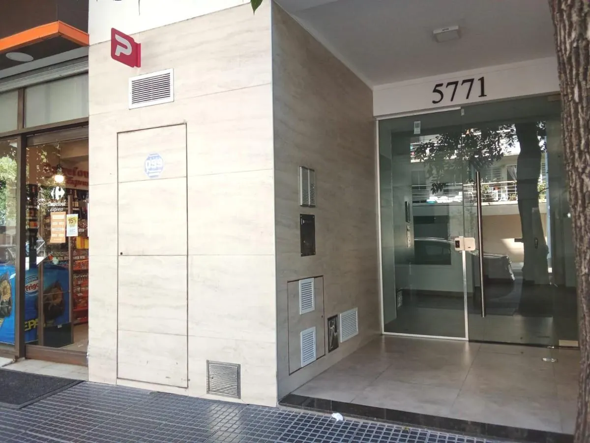 Monoambiente en alquiler con patio en Villa Urquiza