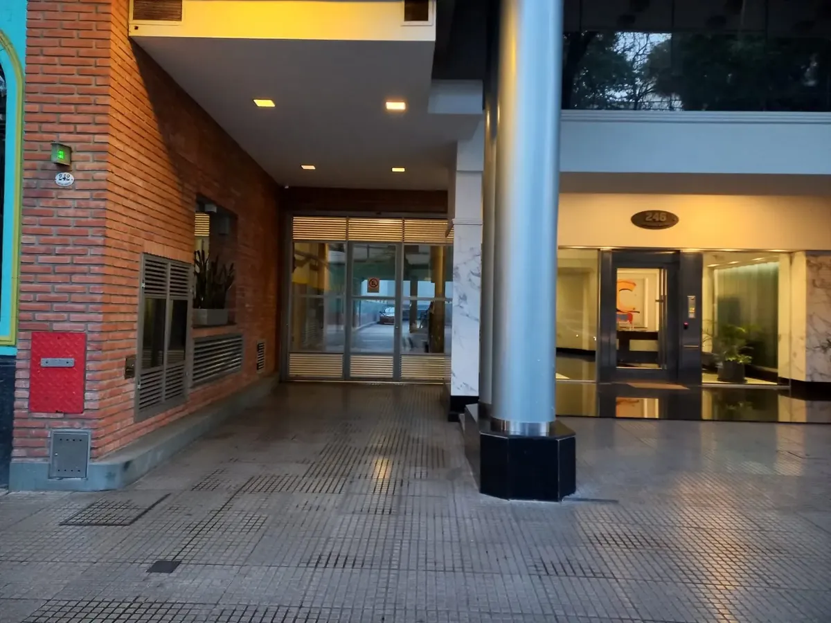 Bright studio apartment with fixed parking in Boedo