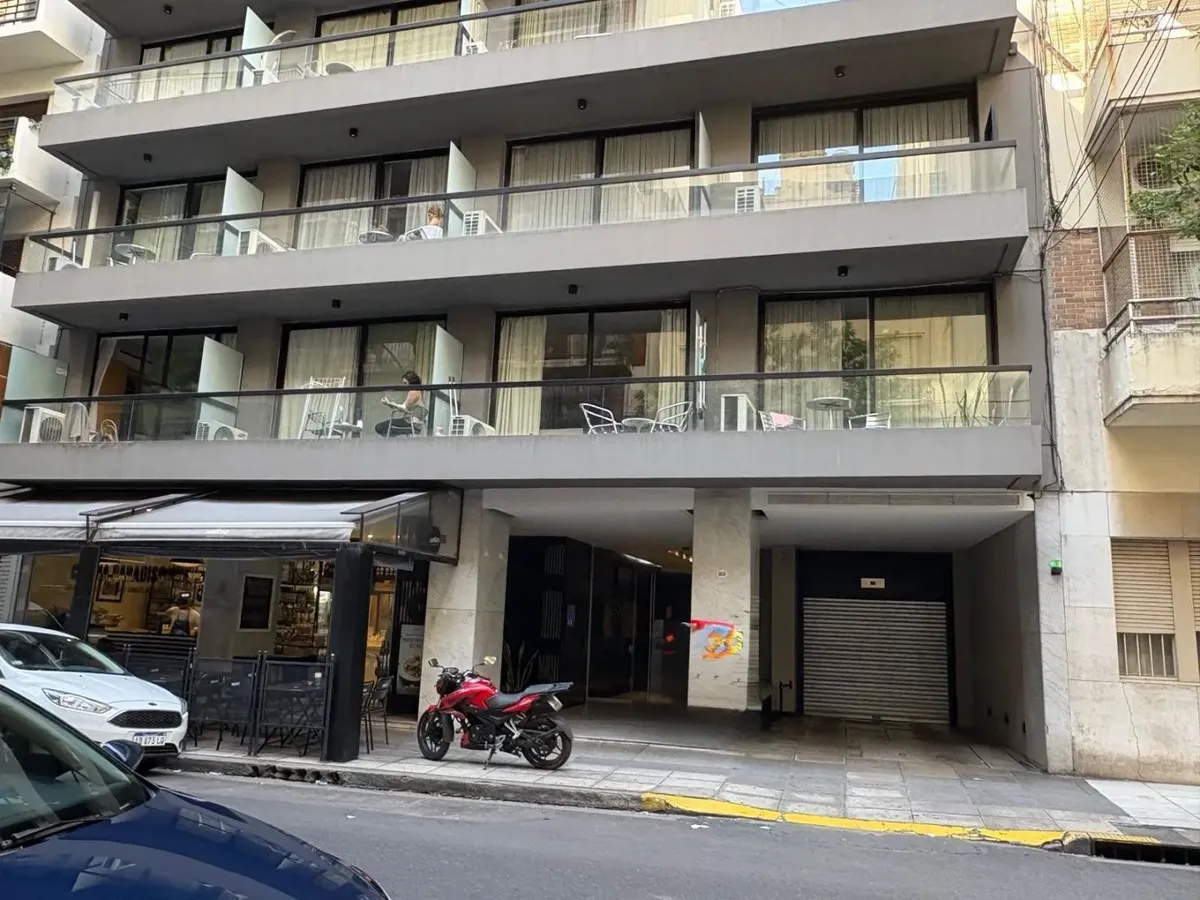 Квартира-студия с балконом и парковочным местом в Recoleta