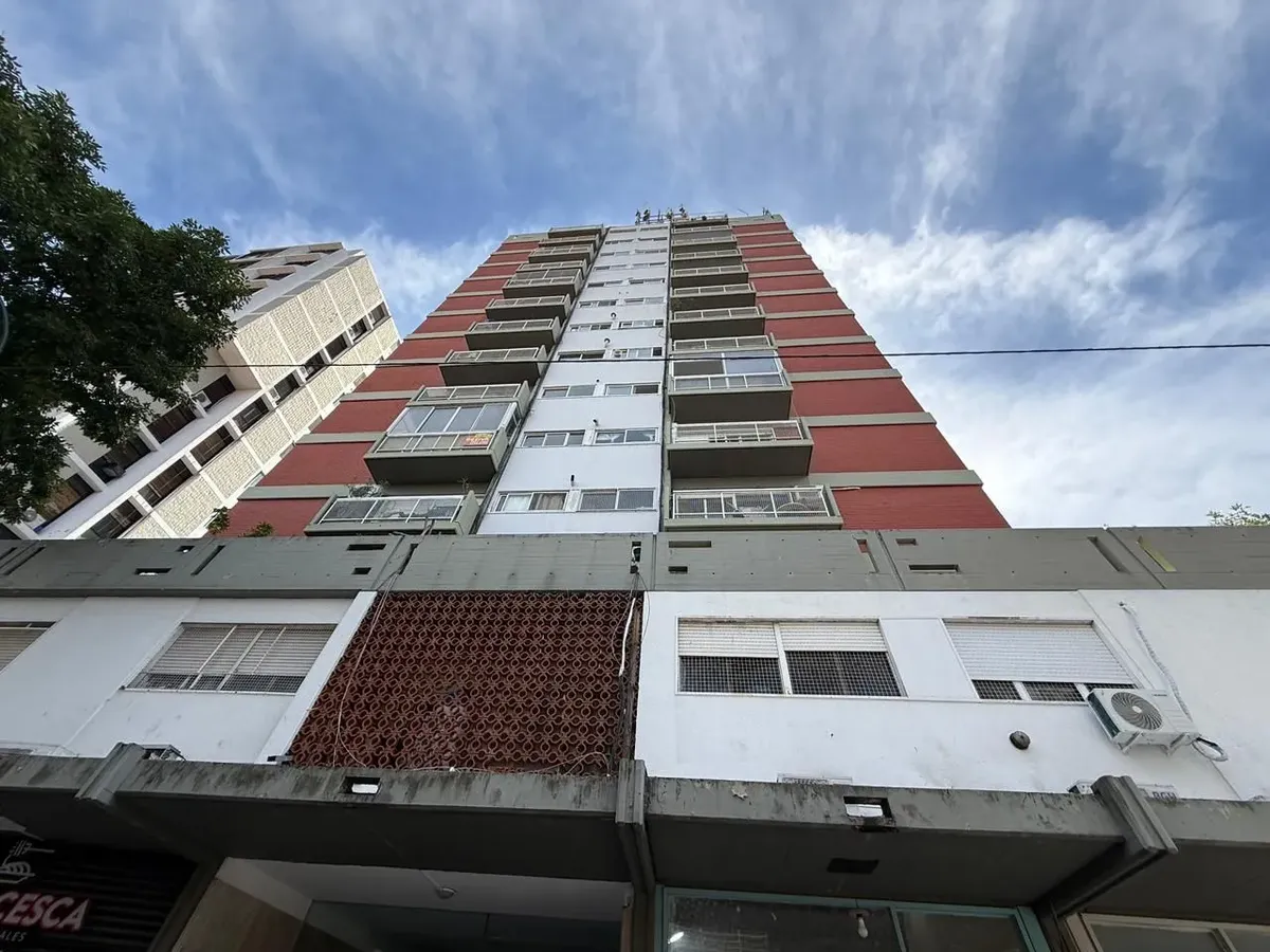 Apartamento de dois ambientes com 1 quarto no piso térreo em Martínez