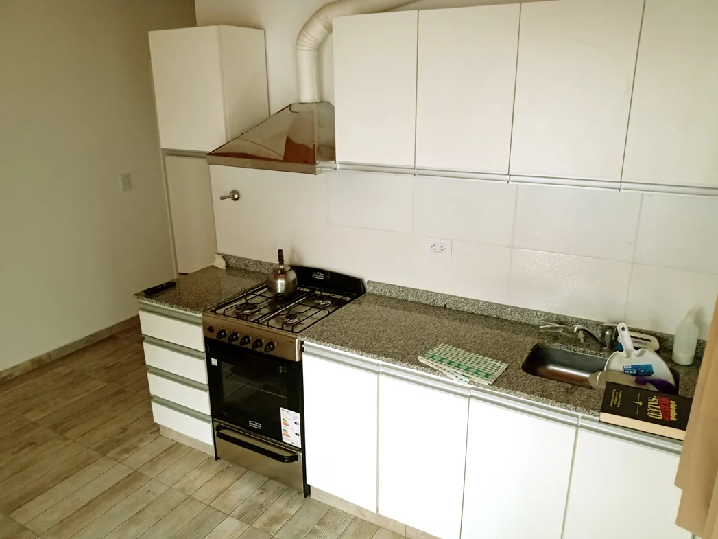 Departamento de 2 ambientes tipo casa con patio y parrilla en Avellaneda