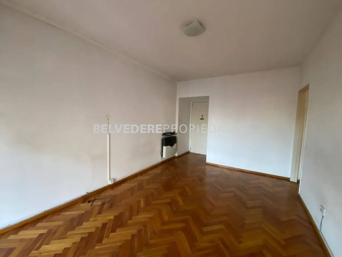 Квартира с 2 спальнями и балконом 8+ метров в Avellaneda