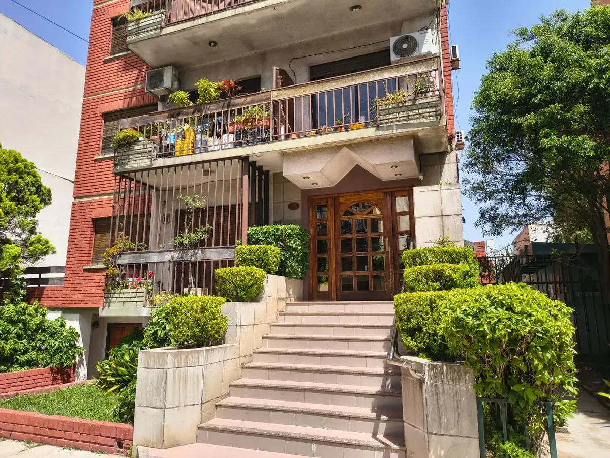 Three-room apartment with balcony in Ramos Mejía