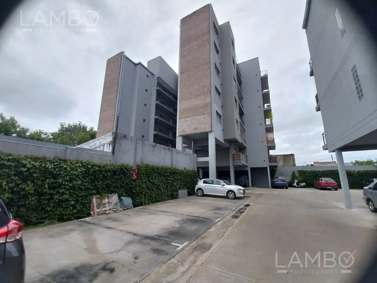 Studio apartment in Tigre Centro with parking