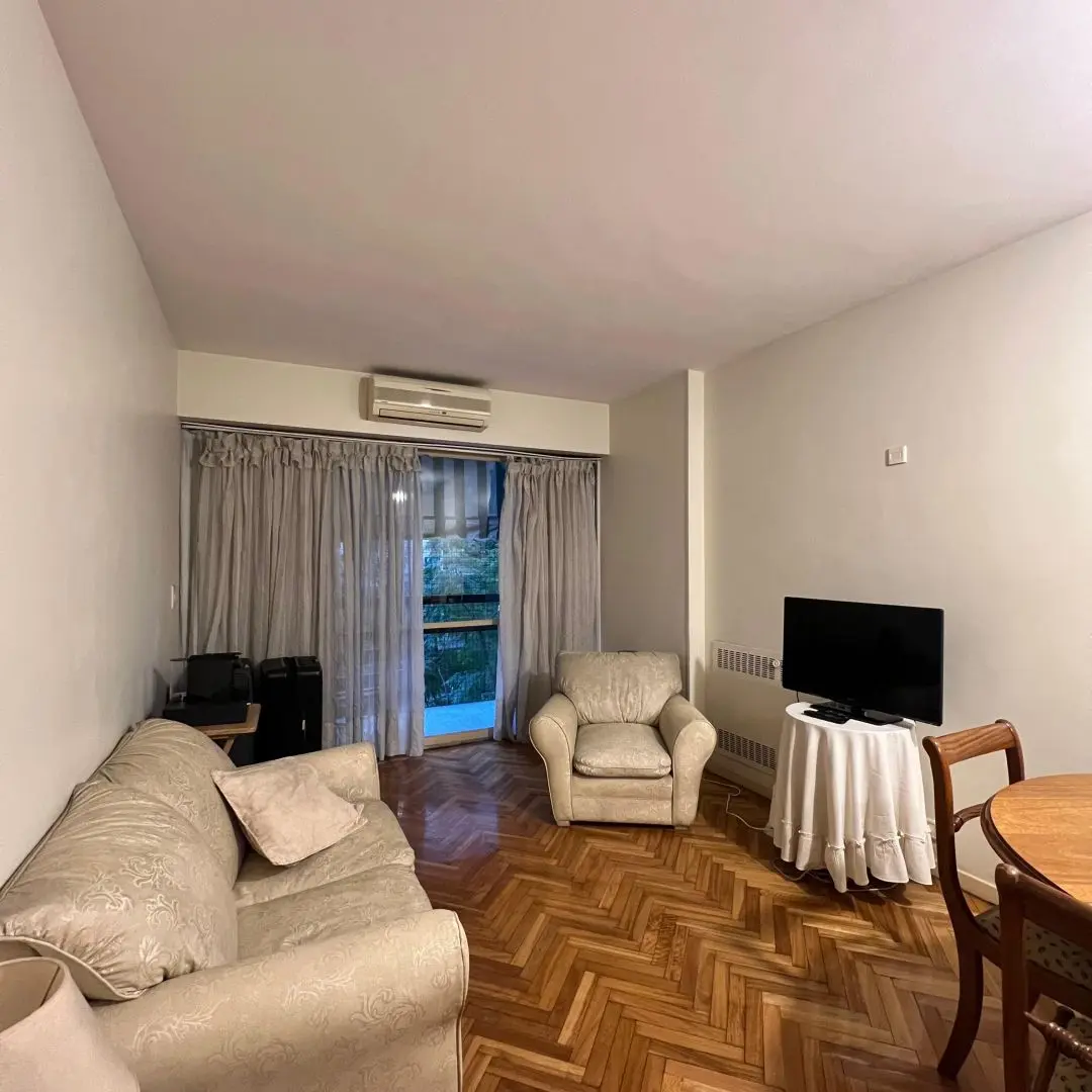 Two-room apartment with balcony in Recoleta