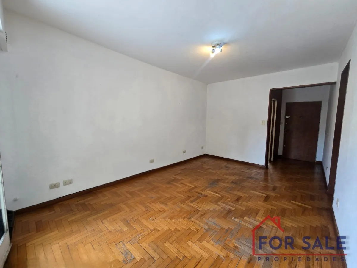 PH de 2 ambientes con balcón al frente en Floresta