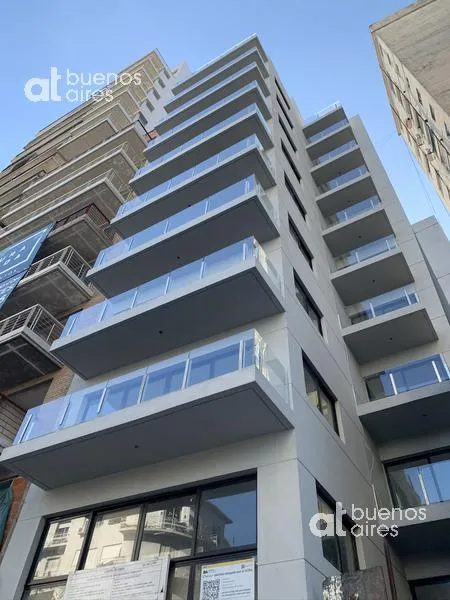 Kitnet com varanda em San Telmo para alugar