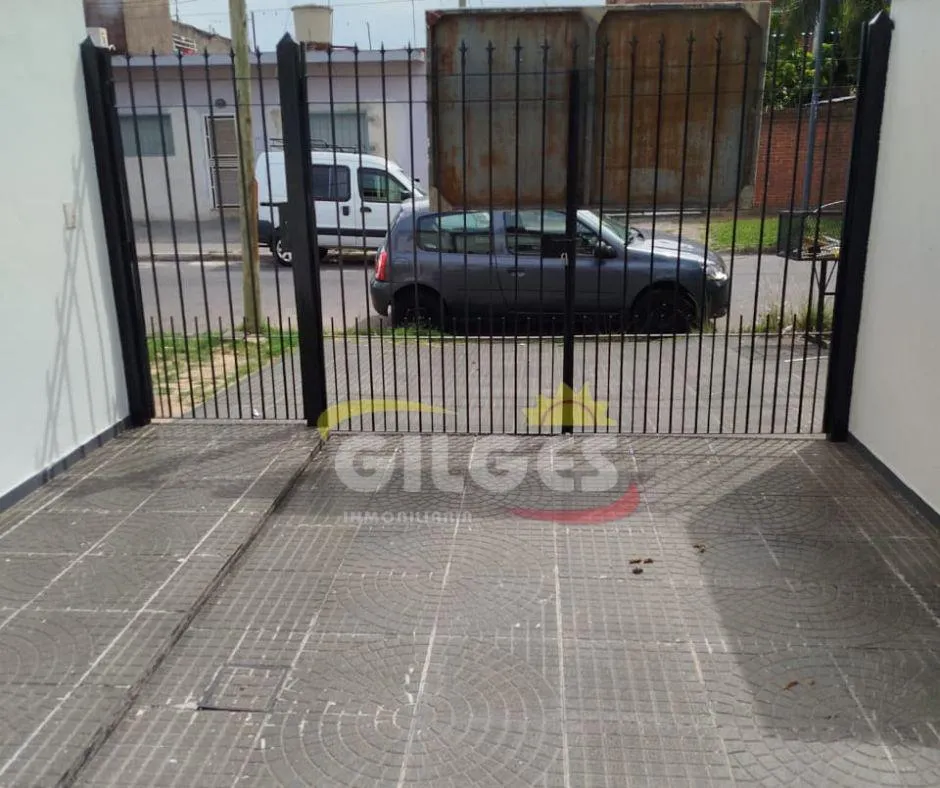 Three-bedroom duplex apartment in Ramos Mejía with private patio and parking