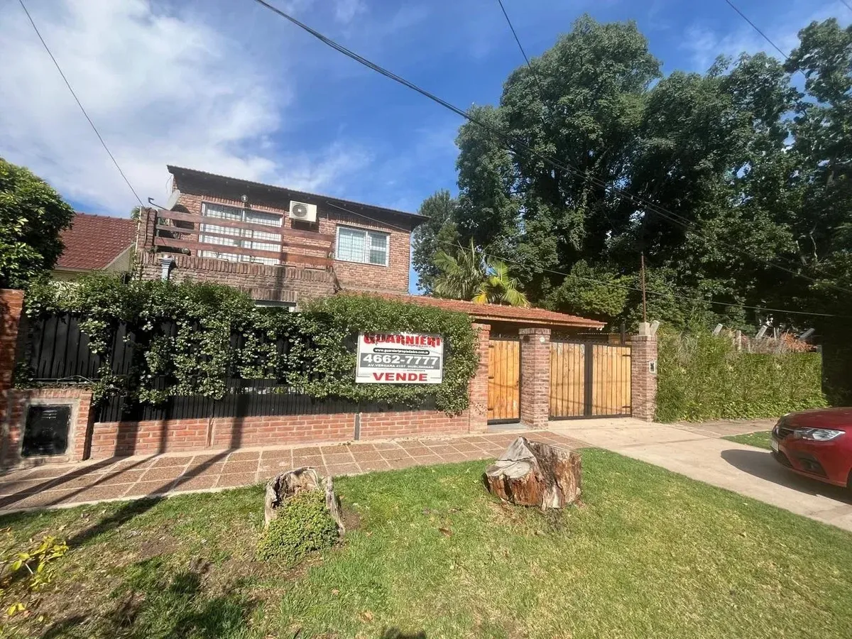 Casa estilo chalé de 4 ambientes em Hurlingham Centro