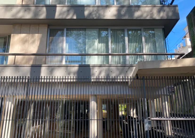 Apartamento térreo com jardim privativo em Martínez