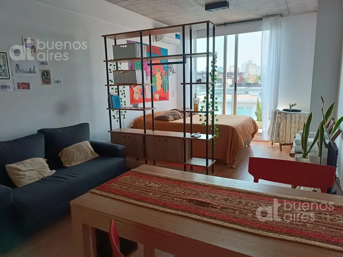 Kitnet com 1 ambiente com varanda de fundos em San Telmo