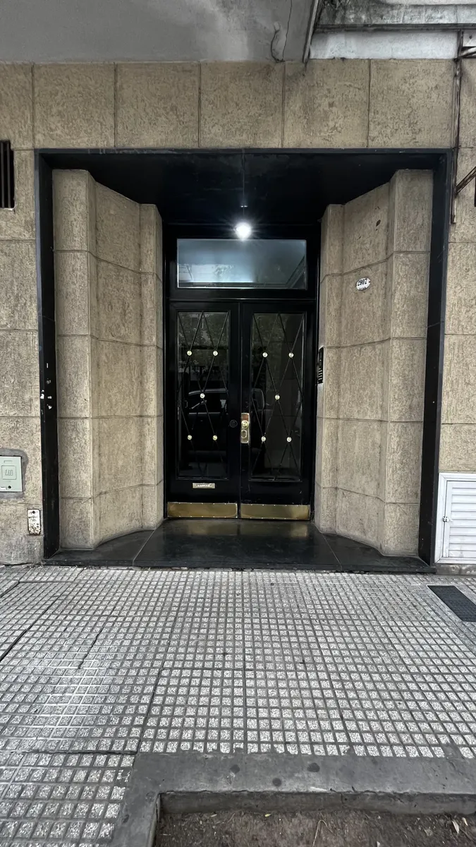 Departamento de 2 ambientes en Flores, con balcón sobre Av. Gaona
