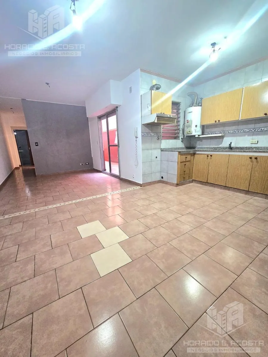 Departamento de 3 ambientes con patio en General San Martín