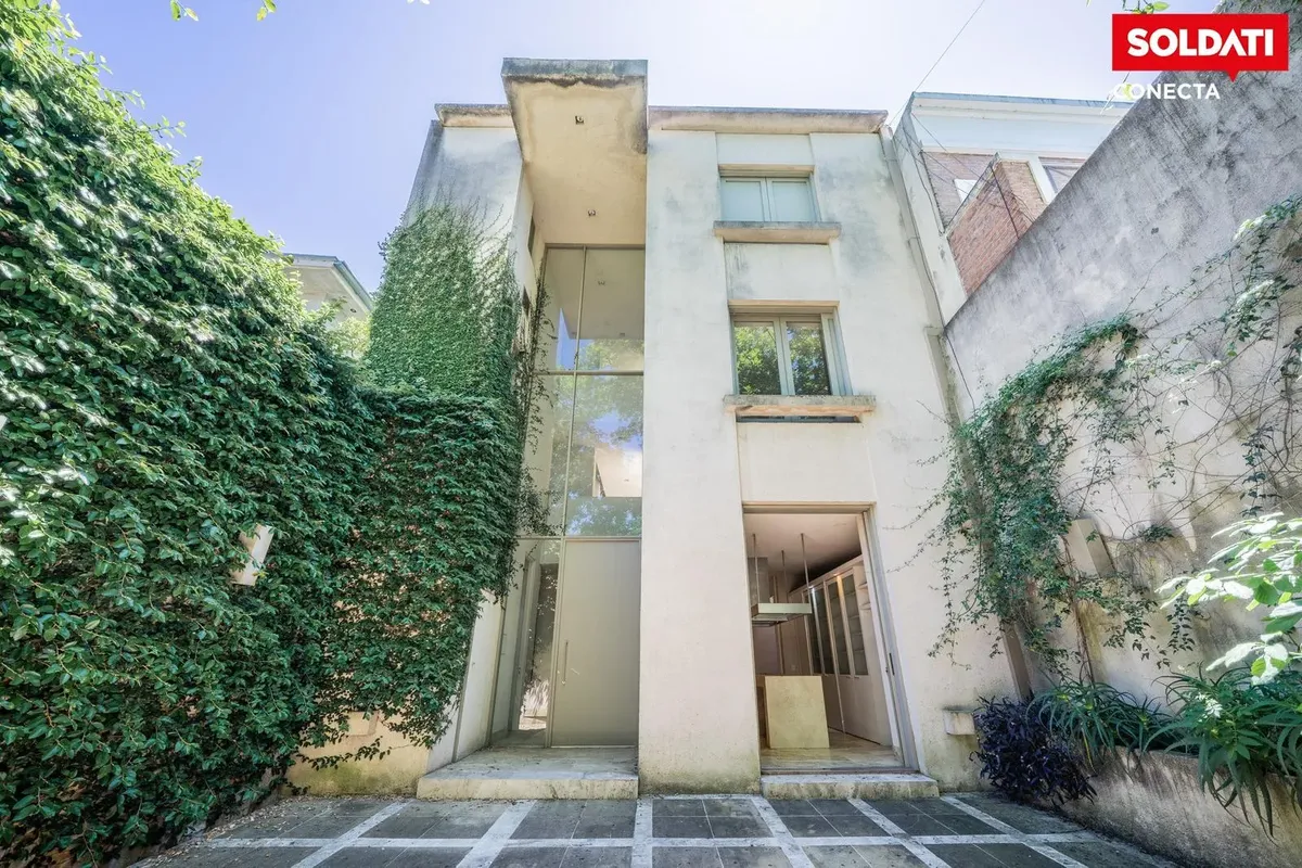 Four-bedroom house with garden, pool and private terrace in Belgrano