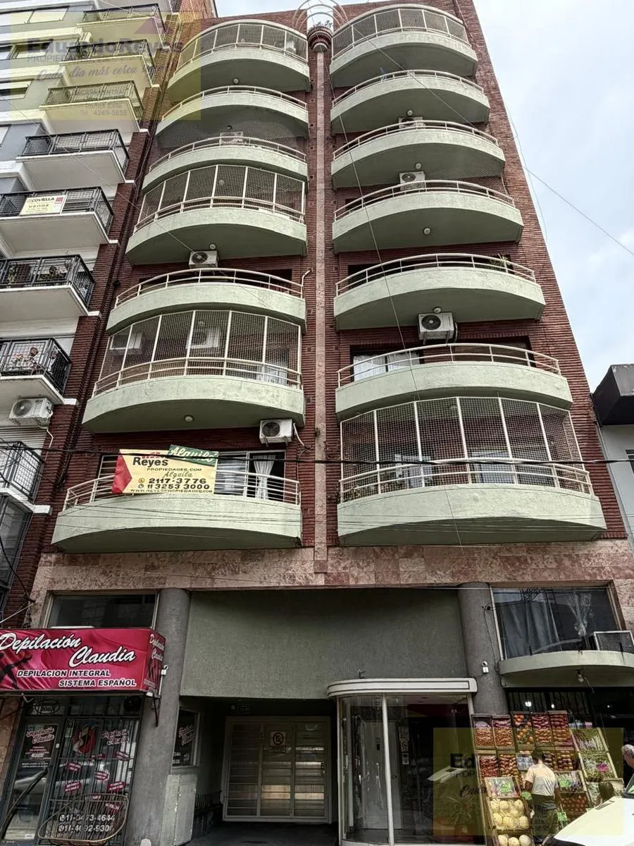 Two-bedroom semi-floor apartment in Lanús Este