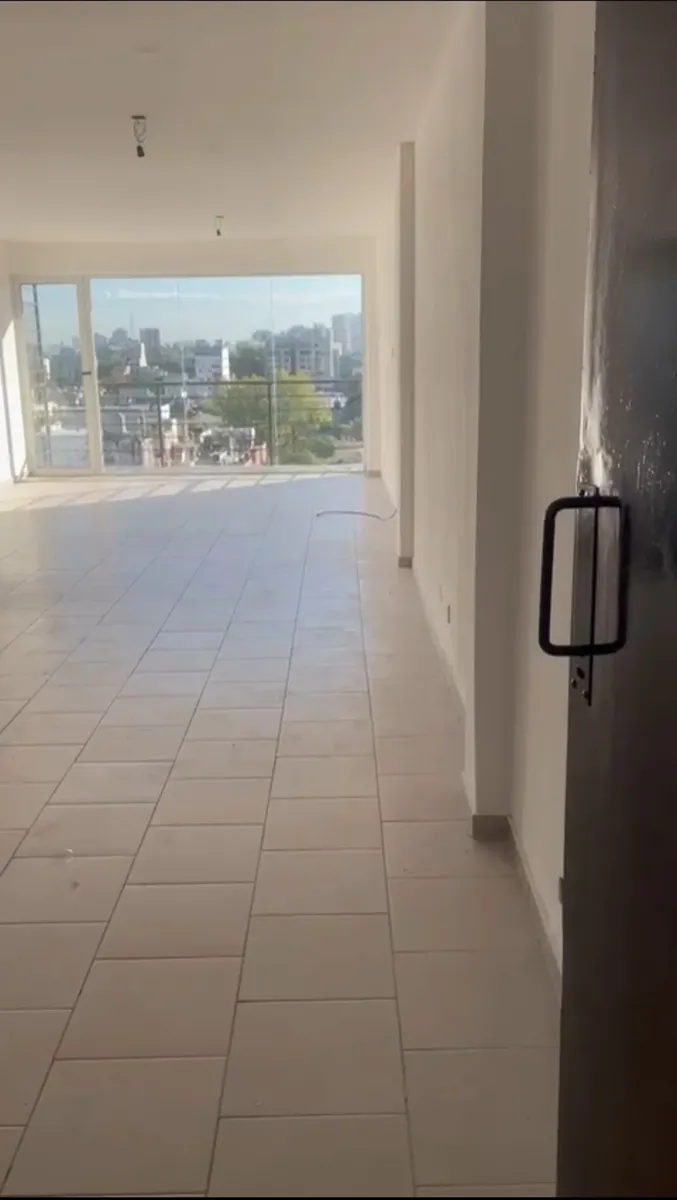 Monoambiente en Villa Ortúzar con balcón a la calle