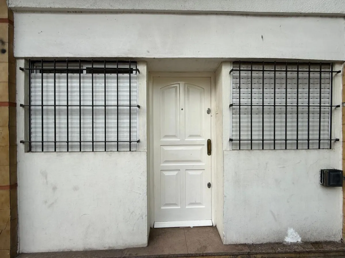 PH monoambiente con patio en Vicente López