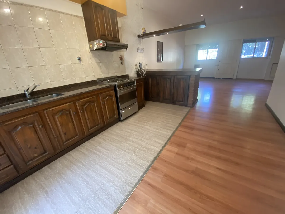 PH monoambiente con patio en Vicente López