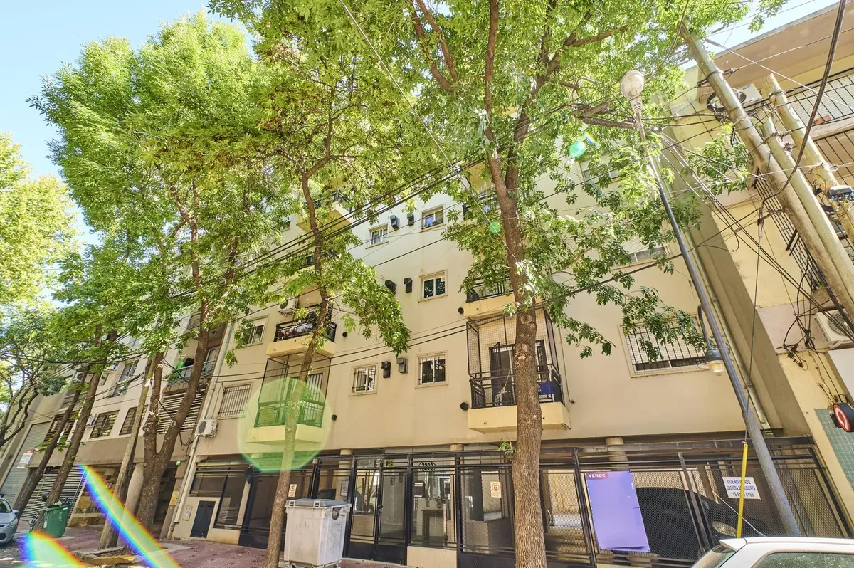 Two-room apartment with balcony in Victoria