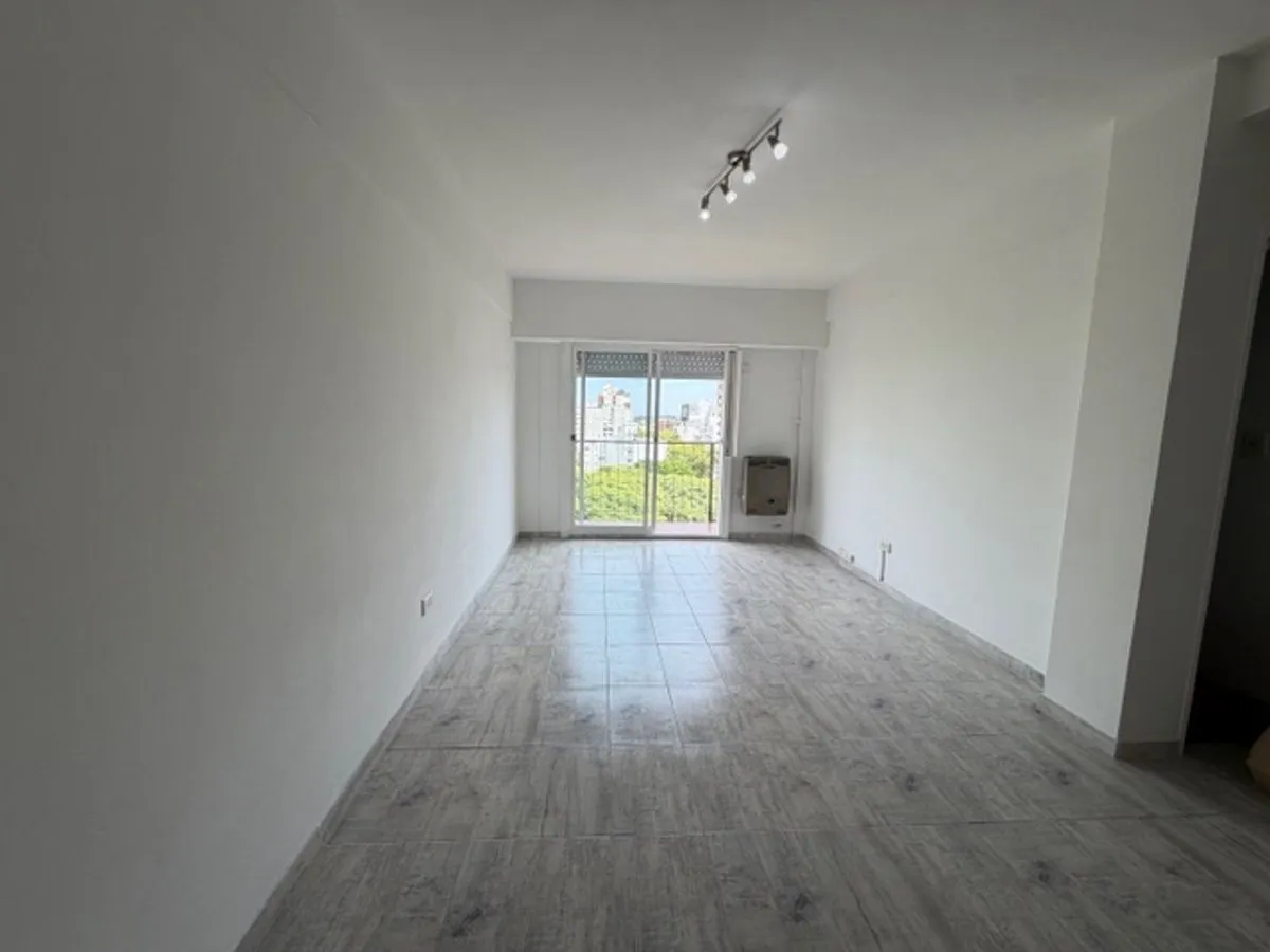 Departamento de 2 ambientes al frente en Ramos Mejía