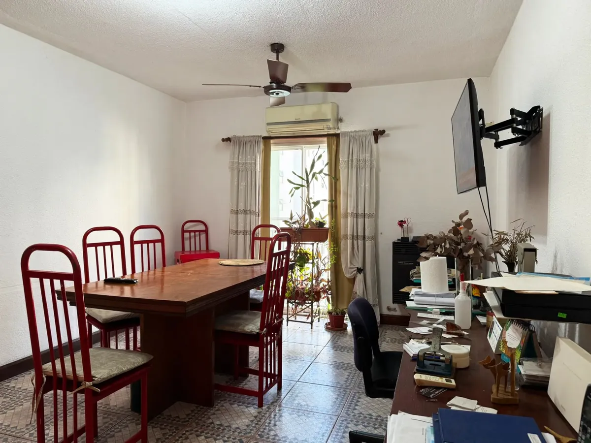 Apartamento de 4 ambientes com 3 dormitórios para alugar em Wilde