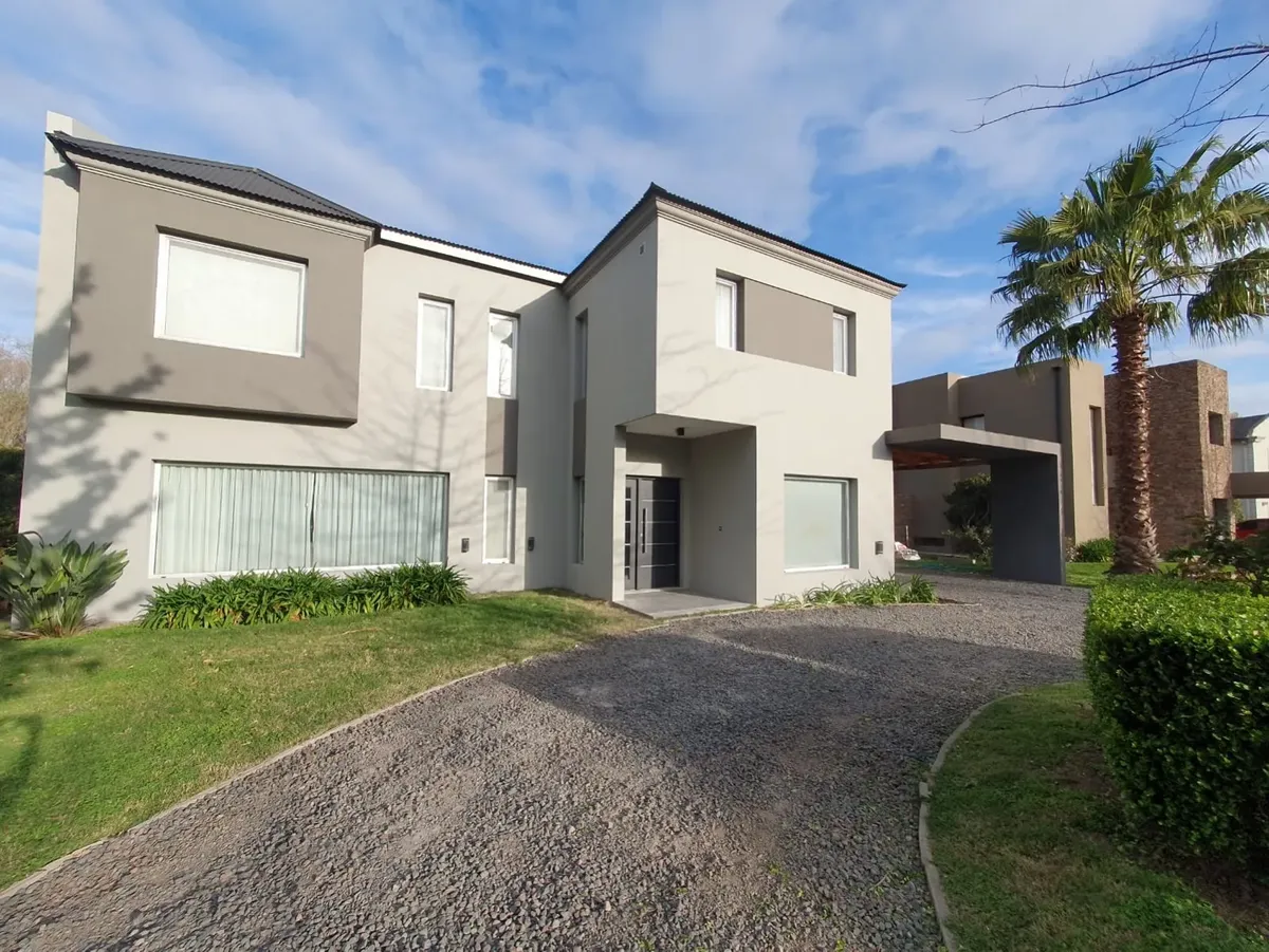 Casa mobiliada de 5 dormitórios para temporada em Pilar