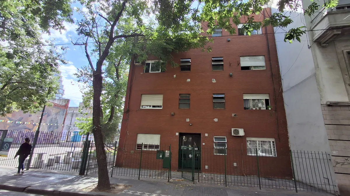 Departamento de 2 ambientes con patio en Monserrat