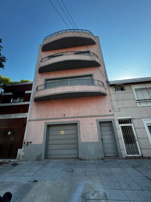 Casa para alugar com 3 dormitórios em Vélez Sarsfield