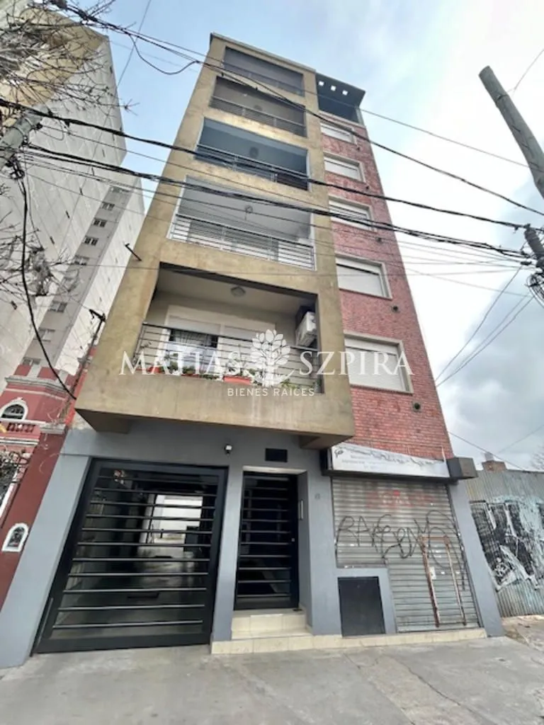 Departamento de 2 ambientes con balcón en Morón
