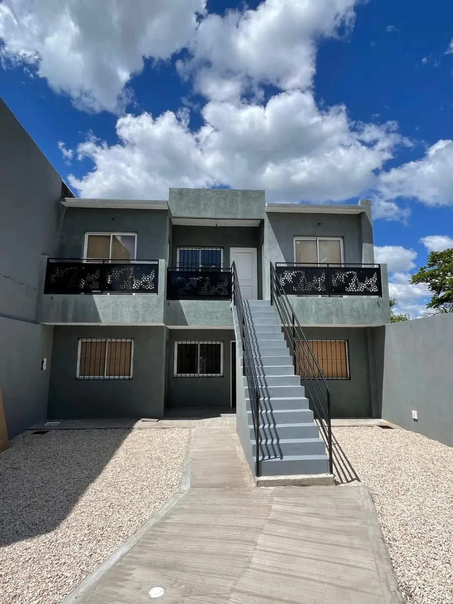 Apartamento de dois ambientes com varanda e terraço em José C. Paz