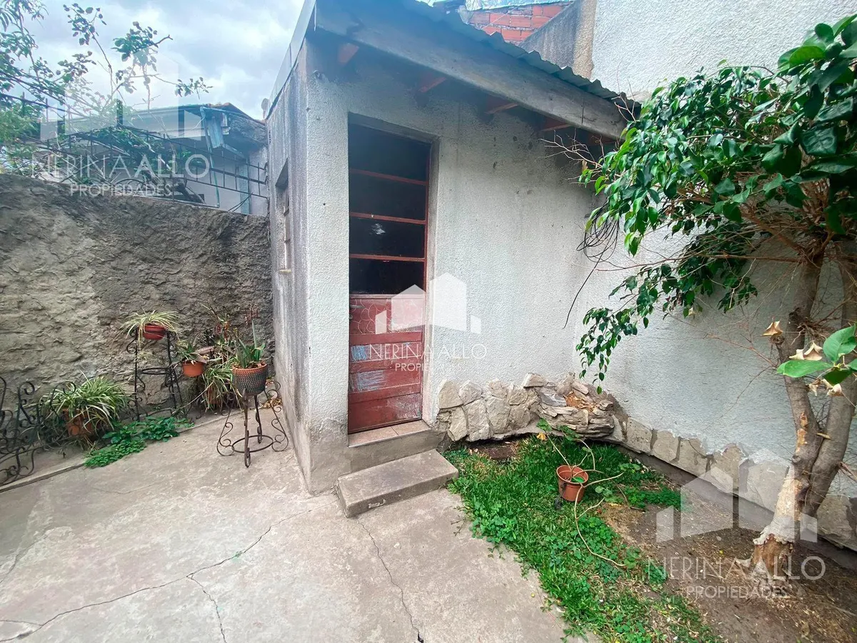 Casa PH de 4 ambientes com 3 dormitórios em Ituzaingó
