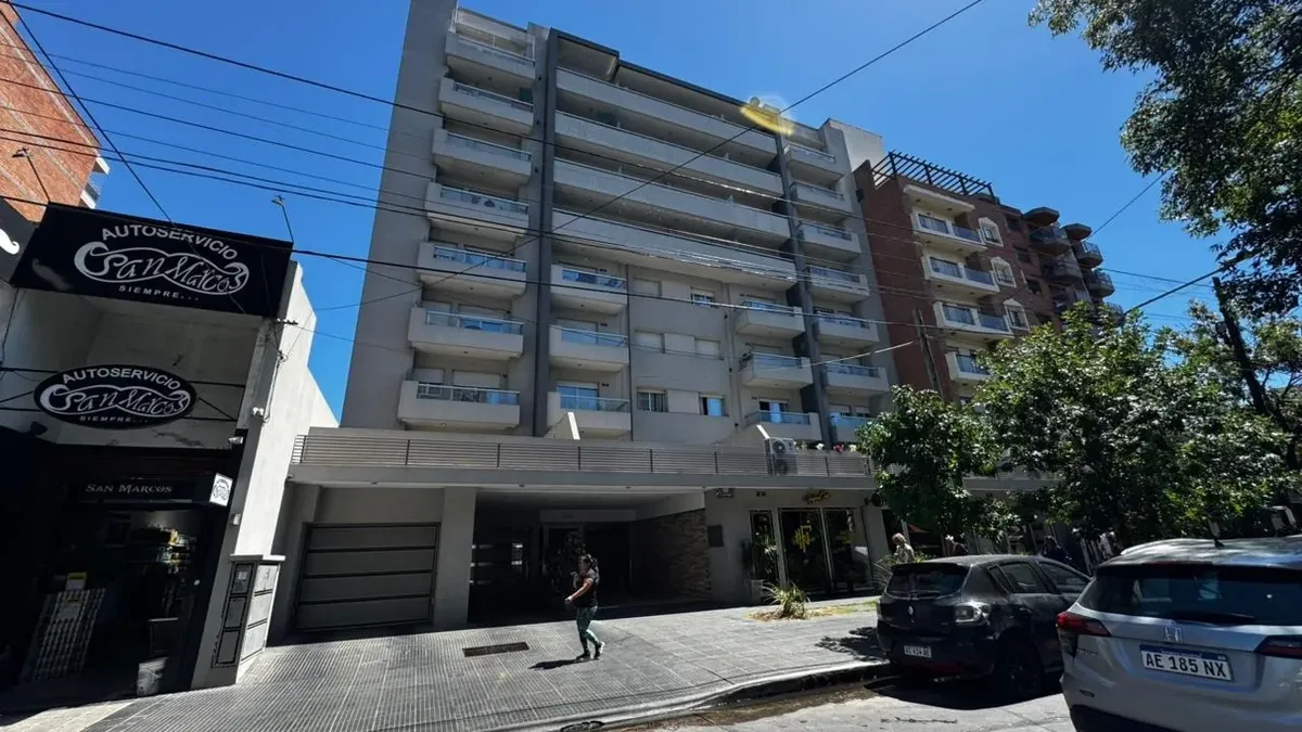Departamento de 2 ambientes con cochera cubierta en Morón