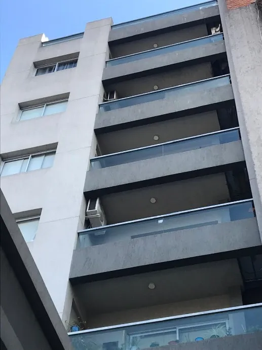 Kitnet com varanda em Morón Norte