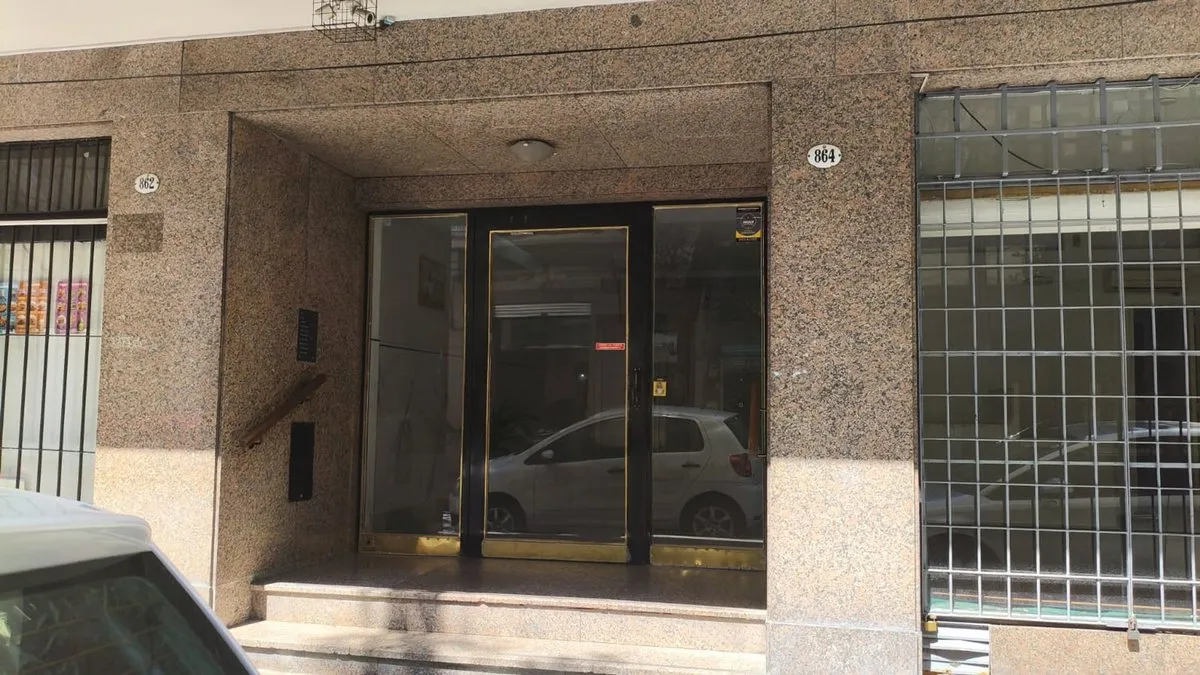 Spacious studio apartment with low building fees in Barracas