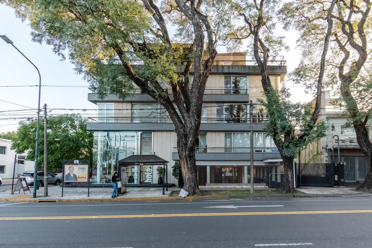 Apartamento de 2 dormitórios em Martínez com jardim privativo